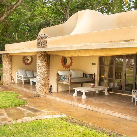 Eleven Pearl Boutique Hotel & Spa Diani Beach Kültér fotó