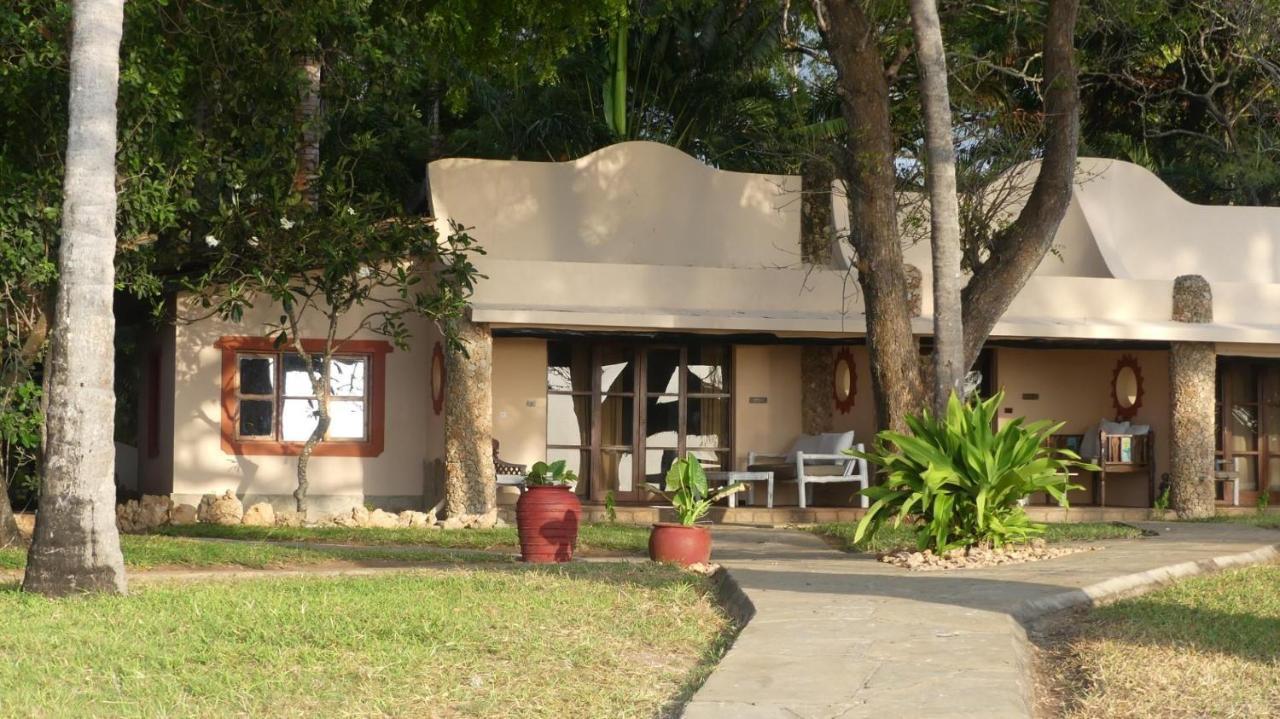 Eleven Pearl Boutique Hotel & Spa Diani Beach Kültér fotó