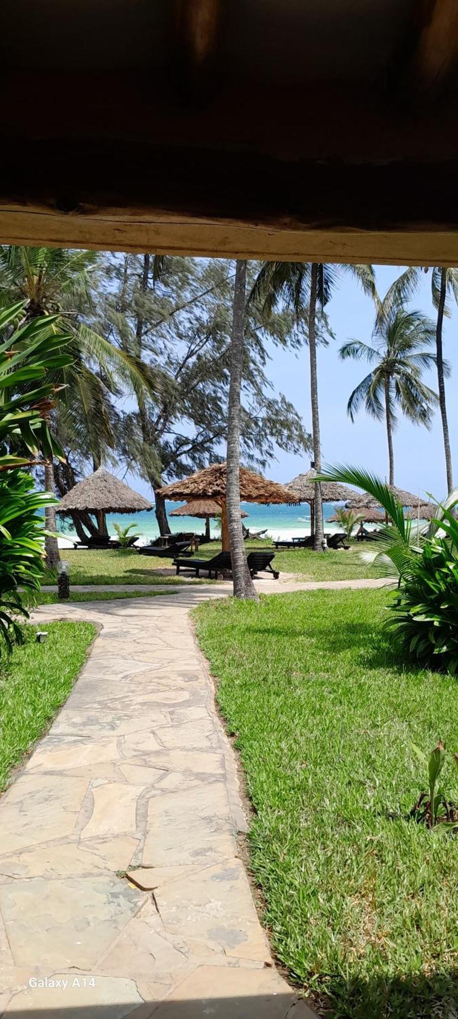 Eleven Pearl Boutique Hotel & Spa Diani Beach Kültér fotó